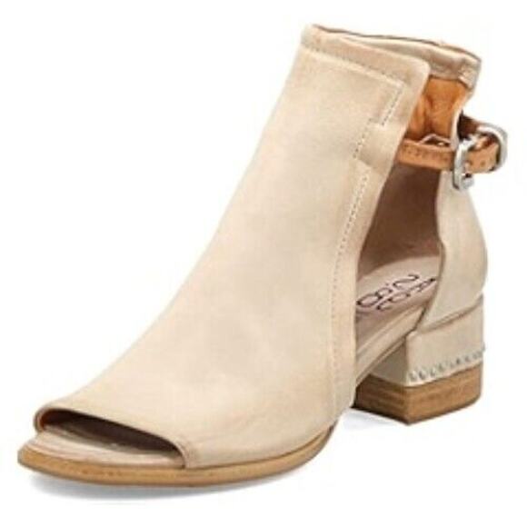A.S.98 Morgan Sandals Women's 8.5 Beige Leather Block Heels Peep Toe S44